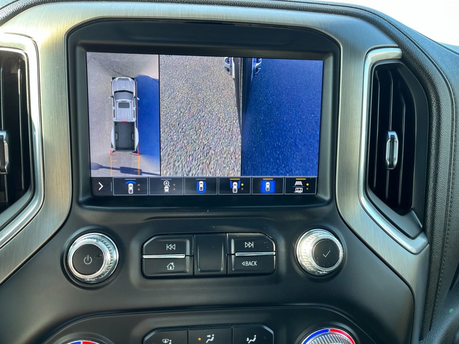 2022 GMC Sierra 3500HD Denali 4WD Crew Cab 8' Box Dually-34
