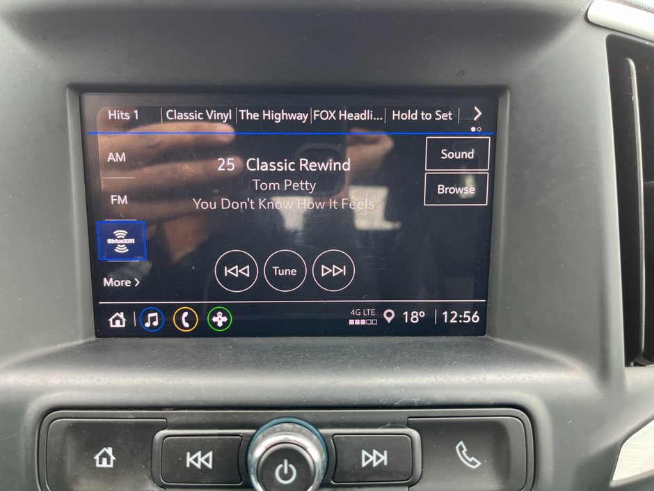2022 GMC Terrain AWD 4dr SLE-28