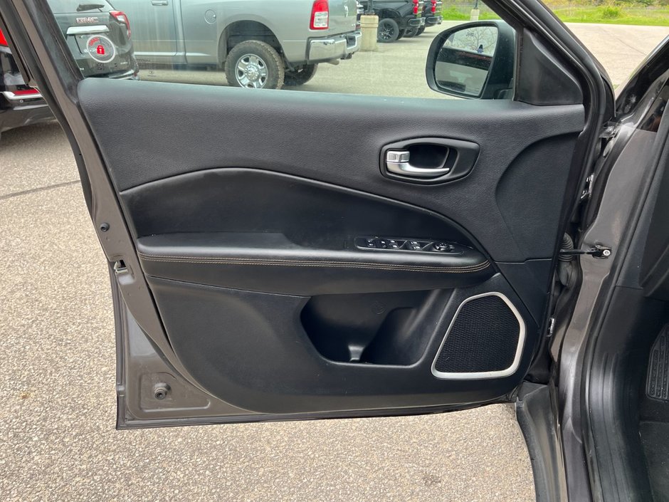 2021 Jeep Compass Limited 4X4-8