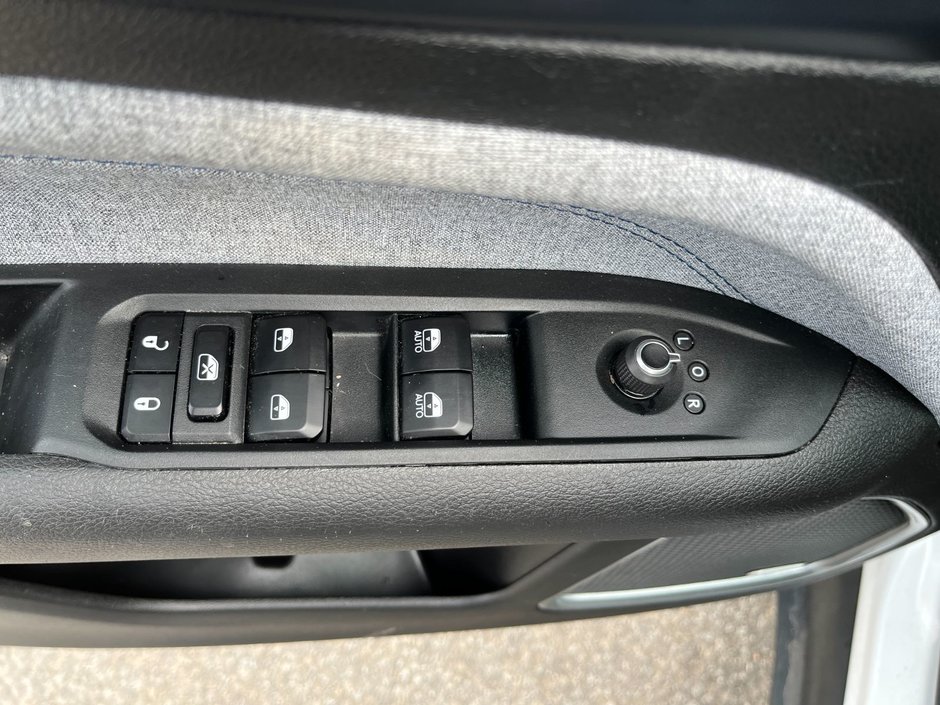 2023 Jeep Compass North 4X4-9