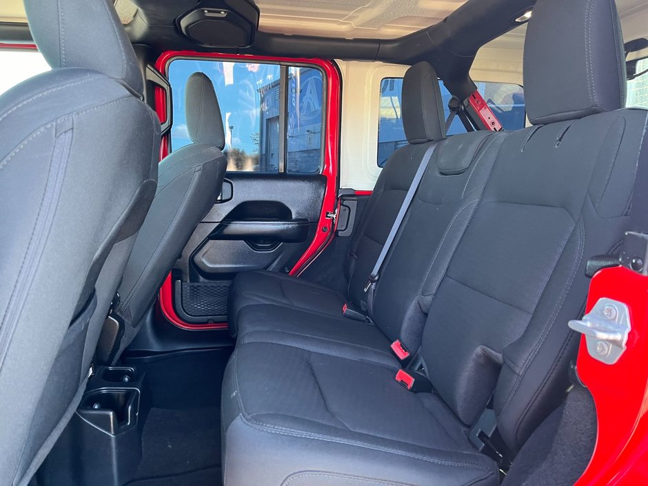 2021 Jeep Wrangler Unlimited Sahara-12