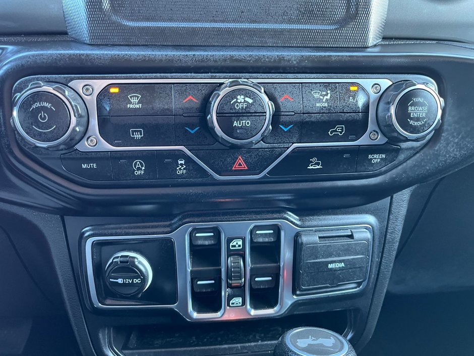 2021 Jeep Wrangler Unlimited Sahara-26