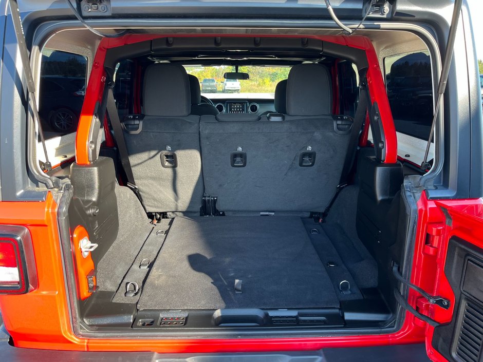 2021 Jeep Wrangler Unlimited Sahara-14