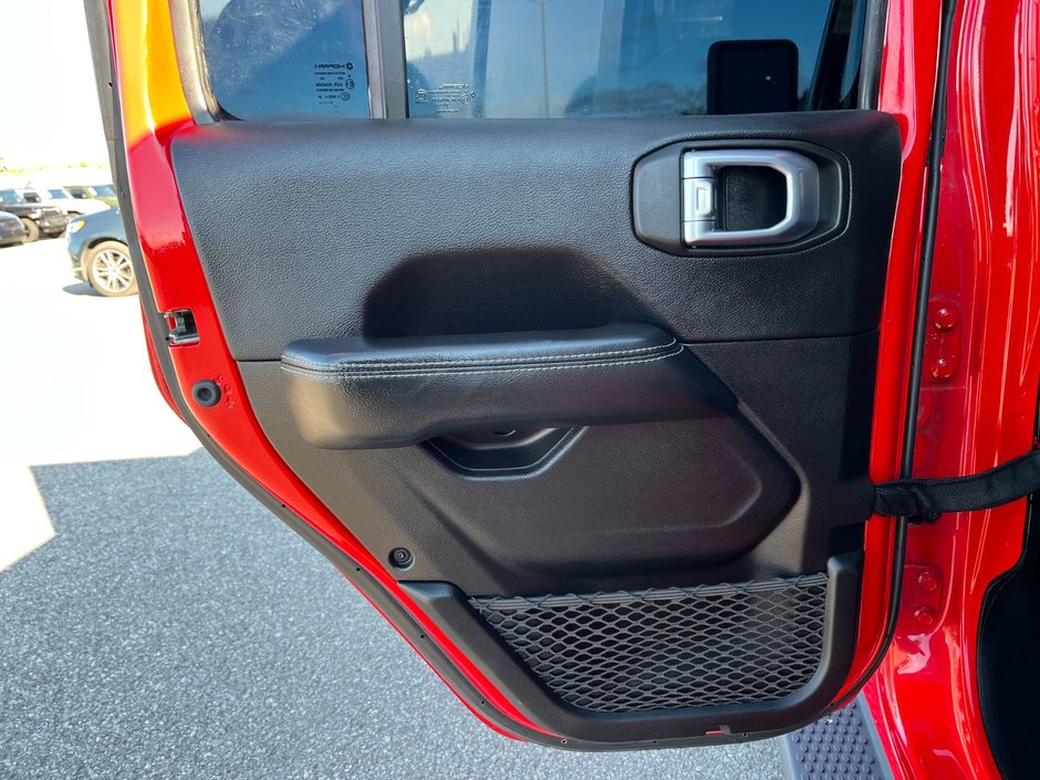 2021 Jeep Wrangler Unlimited Sahara-11