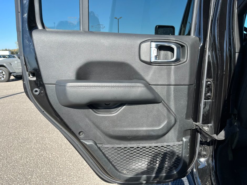 2021 Jeep Wrangler Unlimited Altitude-11