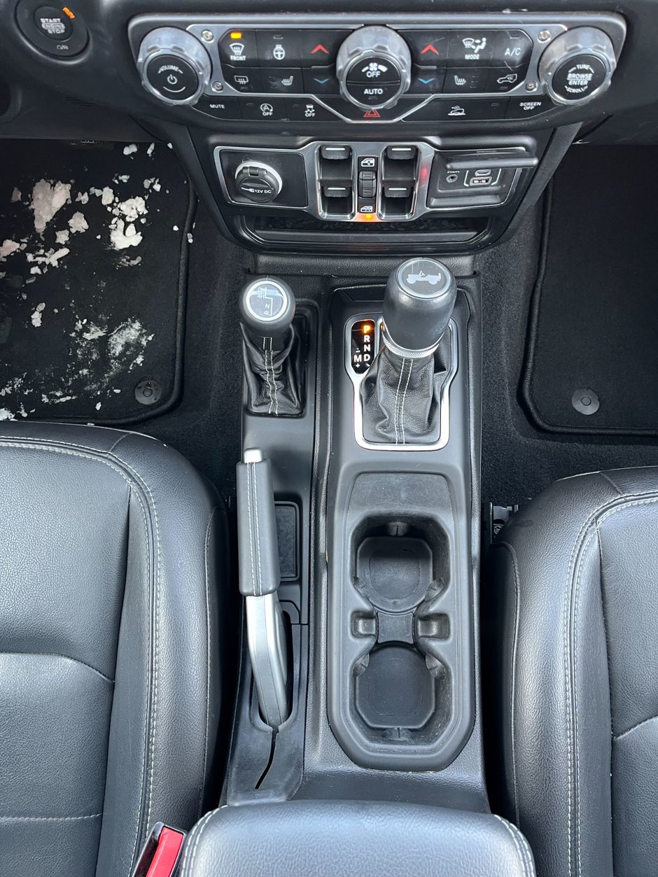 2021 Jeep Wrangler Unlimited Sahara 4x4-25