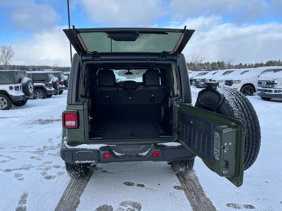 2021 Jeep Wrangler Unlimited Sahara 4x4-13