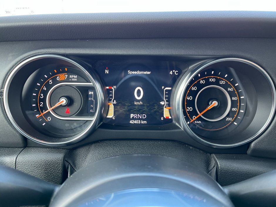 2021 Jeep Wrangler Unlimited Sahara 4x4-23