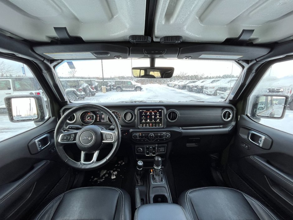 2021 Jeep Wrangler Unlimited Sahara 4x4-19