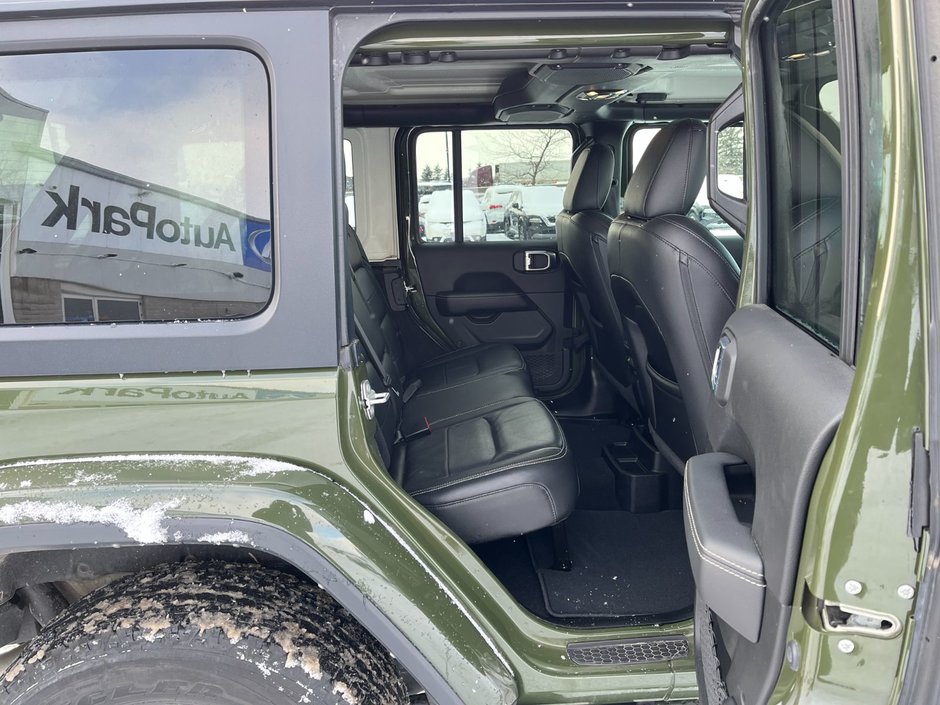 2021 Jeep Wrangler Unlimited Sahara 4x4-16