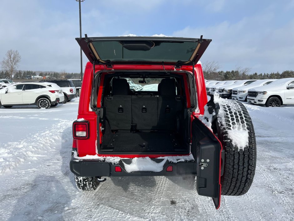 2021 Jeep Wrangler Unlimited Sahara 4x4-13