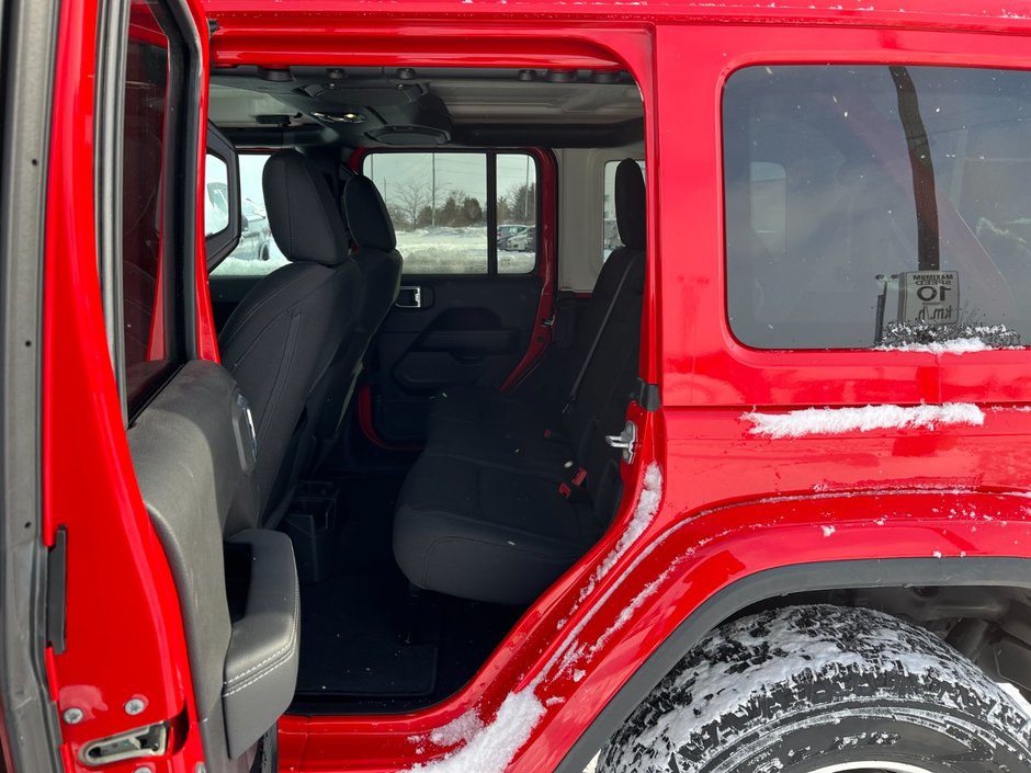 2021 Jeep Wrangler Unlimited Sahara 4x4-12