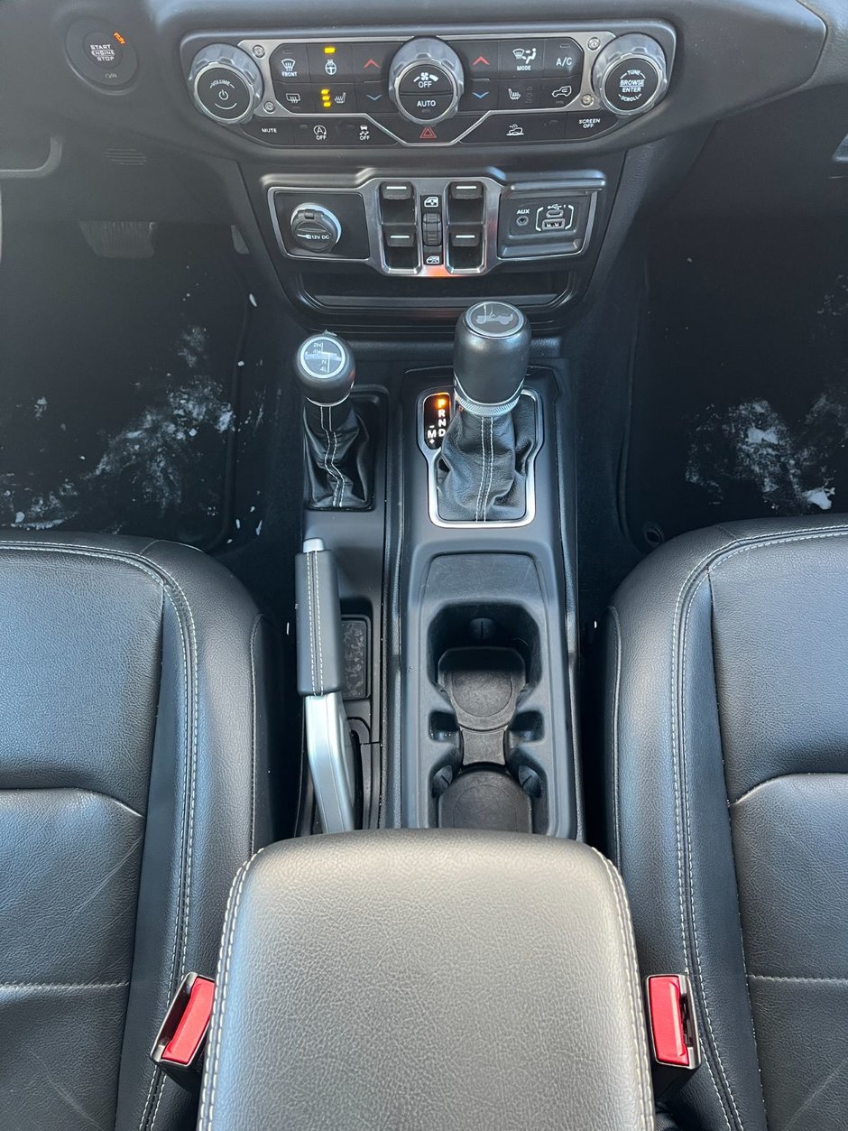 2021 Jeep Wrangler Unlimited Sahara 4x4-24