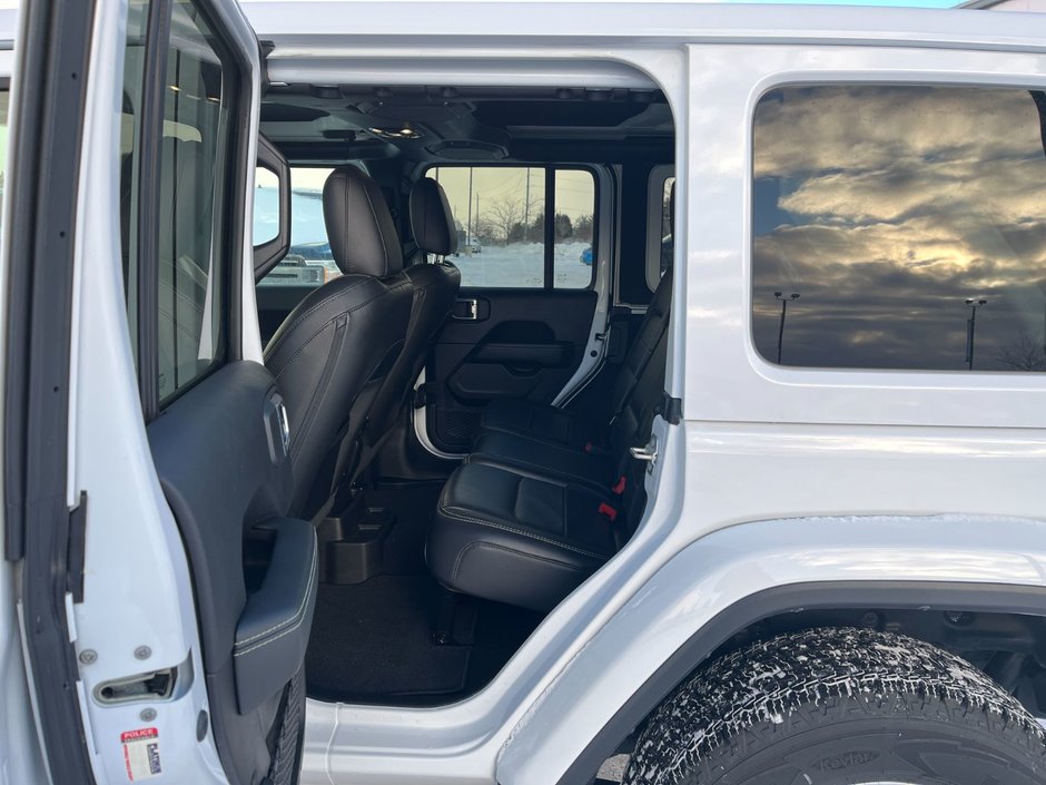 2021 Jeep Wrangler Unlimited Sahara 4x4-12