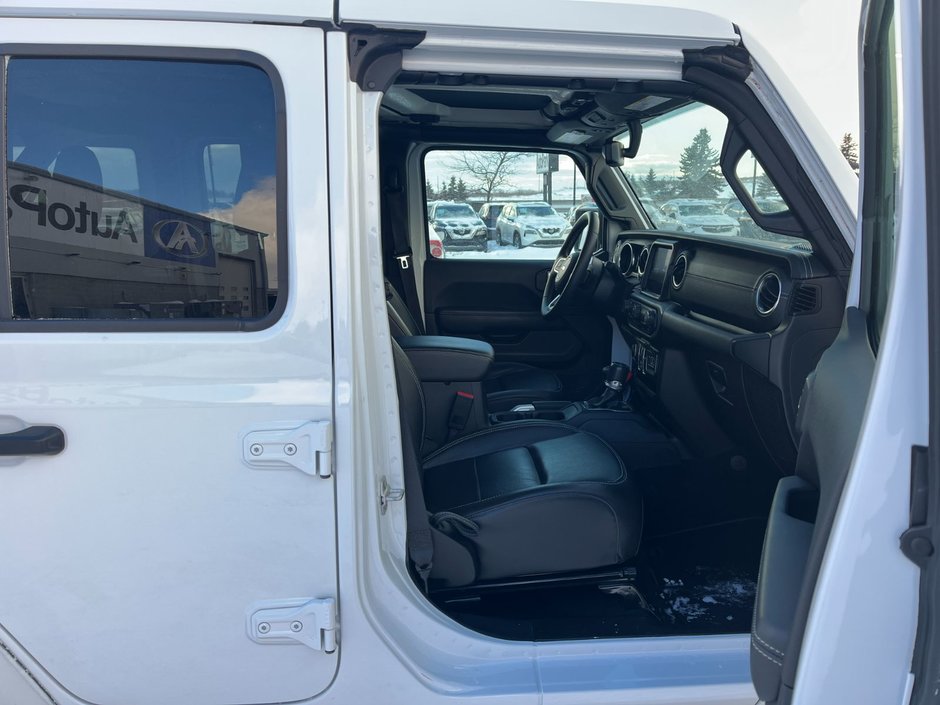 2021 Jeep Wrangler Unlimited Sahara 4x4-18