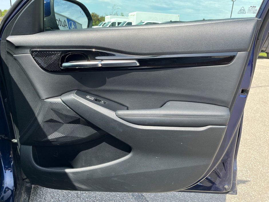 2023 Kia Seltos EX AWD-17