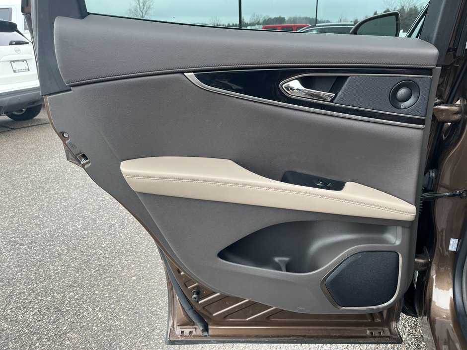 2022 Lincoln NAUTILUS Reserve AWD-11