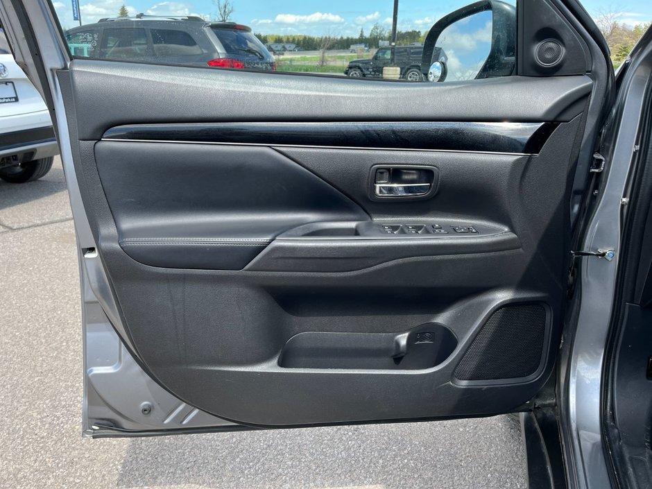 2020 Mitsubishi Outlander SEL S-AWC-8