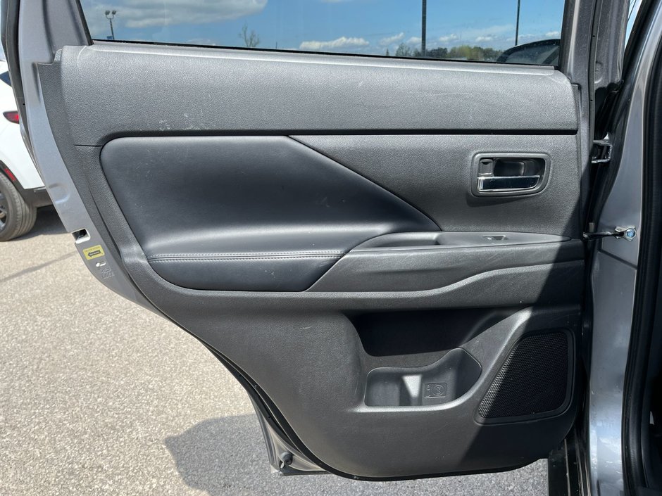 2020 Mitsubishi Outlander SEL S-AWC-10