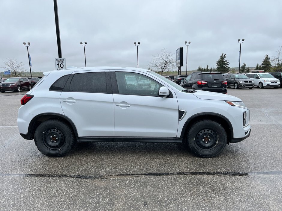 2022 Mitsubishi RVR SE AWC-3