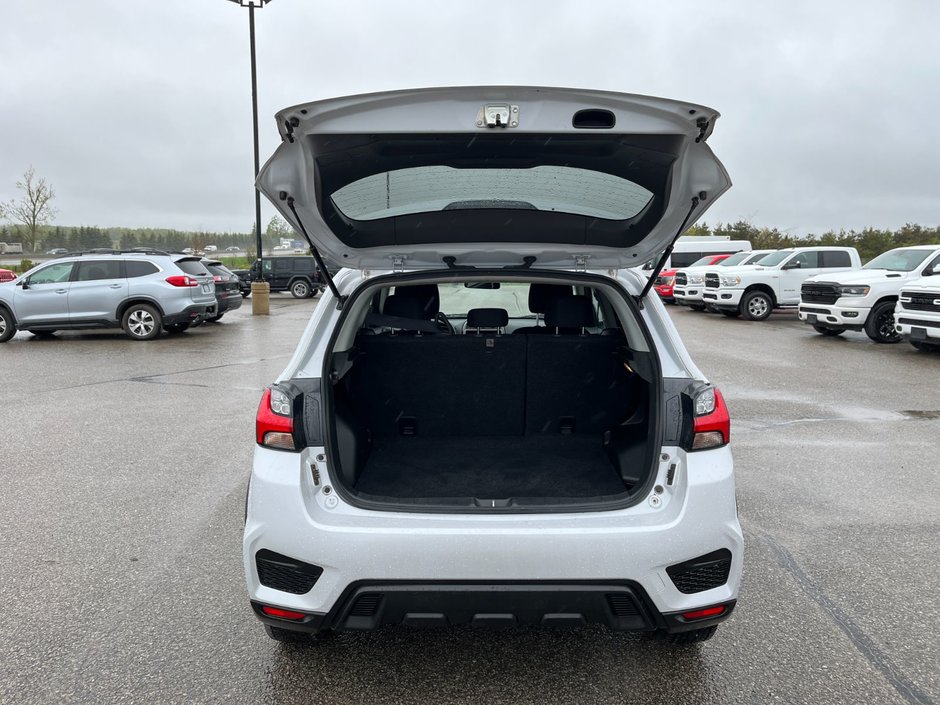 2022 Mitsubishi RVR SE AWC-13
