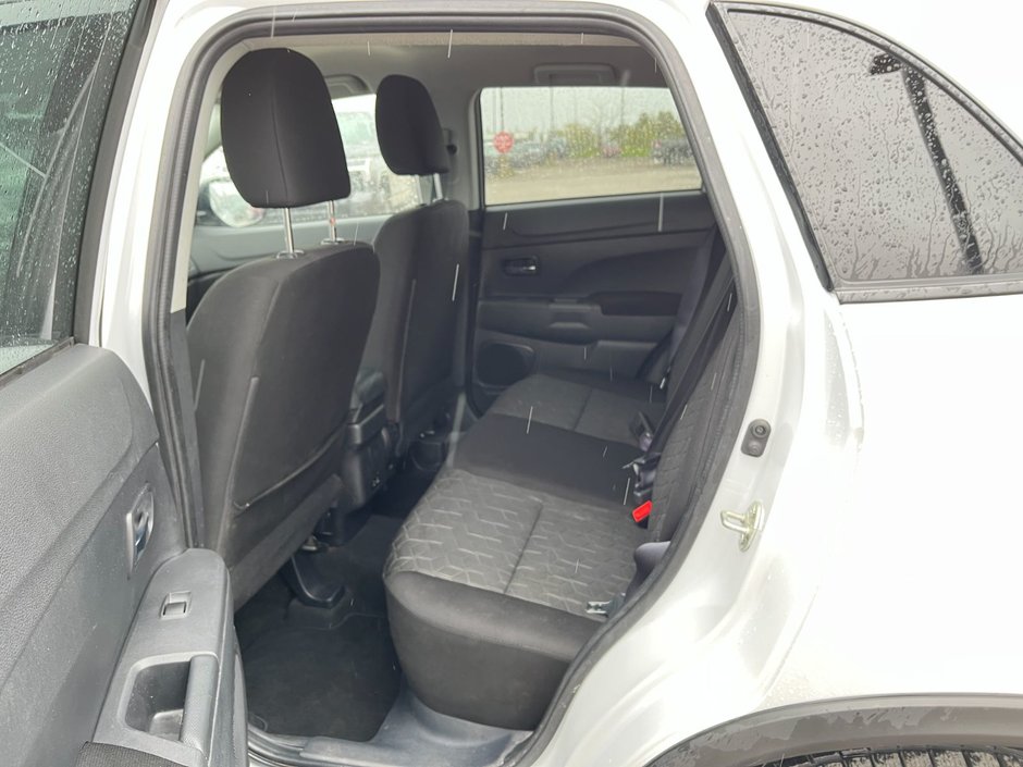 2022 Mitsubishi RVR SE AWC-12