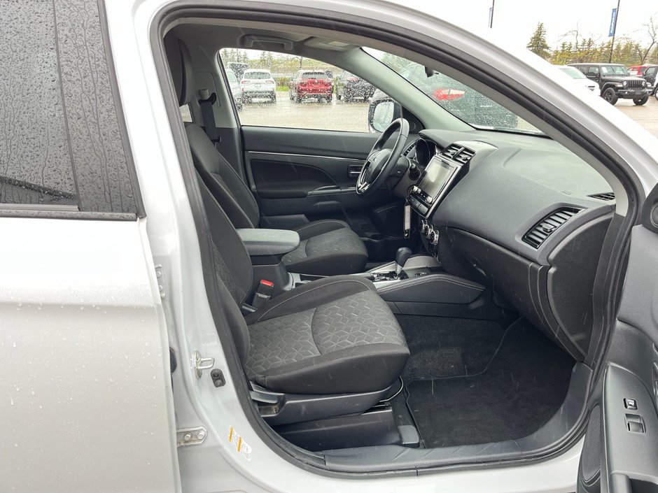 2022 Mitsubishi RVR SE AWC-18
