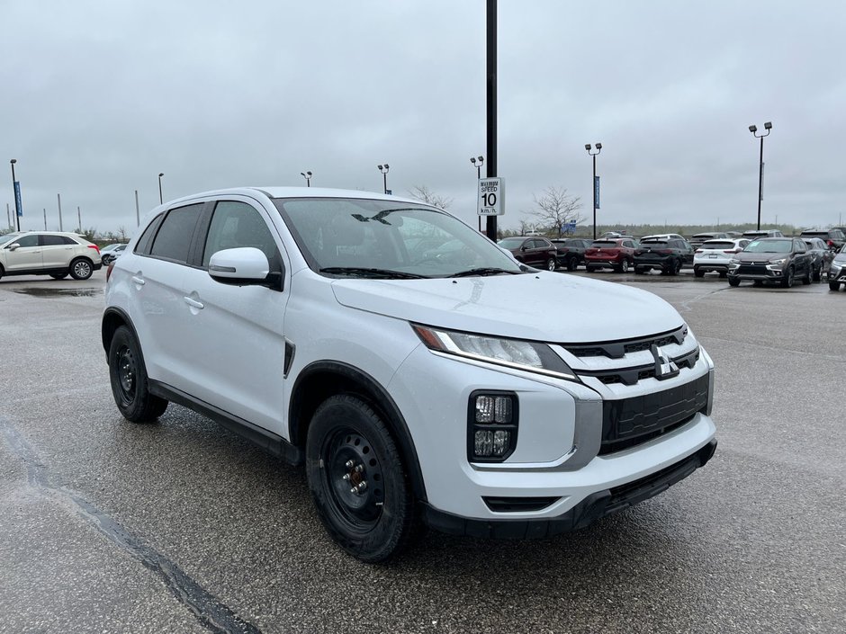 2022 Mitsubishi RVR SE AWC-2