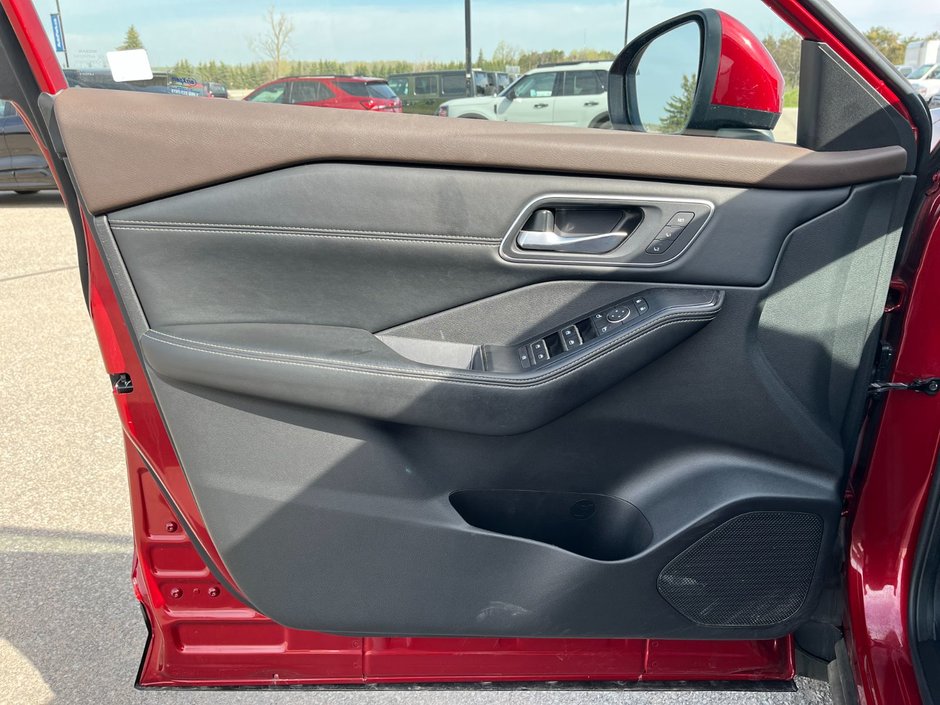 2021 Nissan Rogue Platinum AWD-8