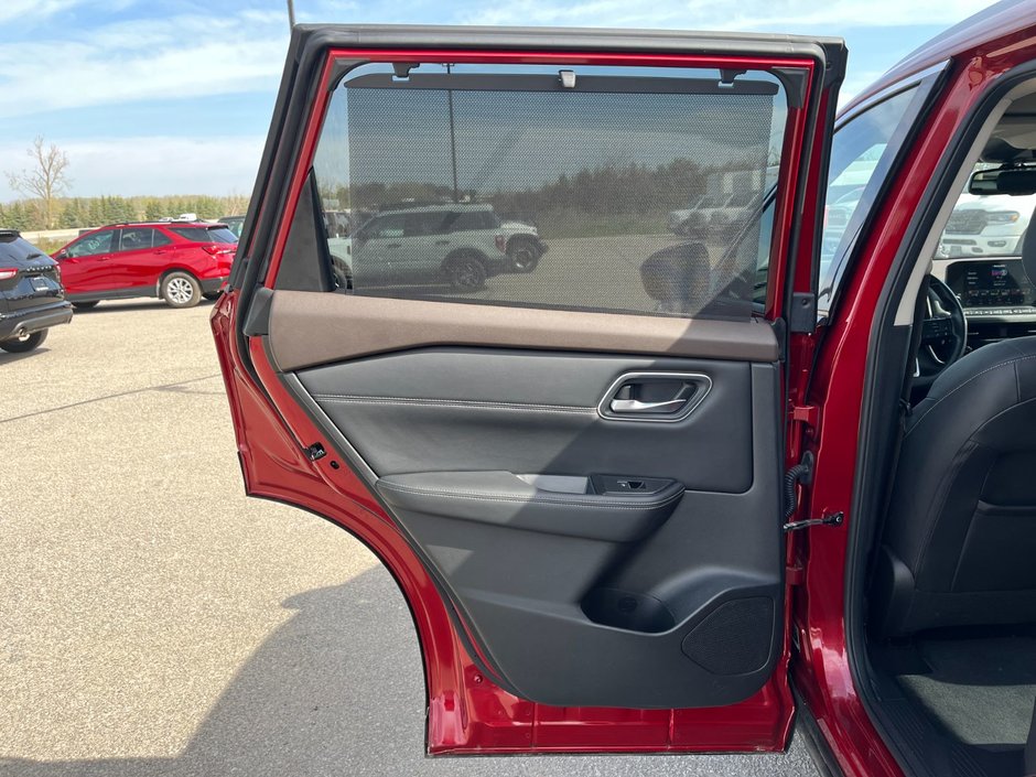 2021 Nissan Rogue Platinum AWD-11