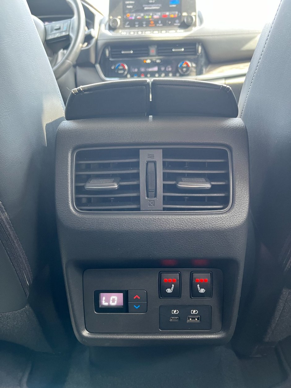 2021 Nissan Rogue Platinum AWD-16