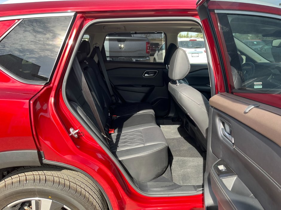 2021 Nissan Rogue Platinum AWD-17