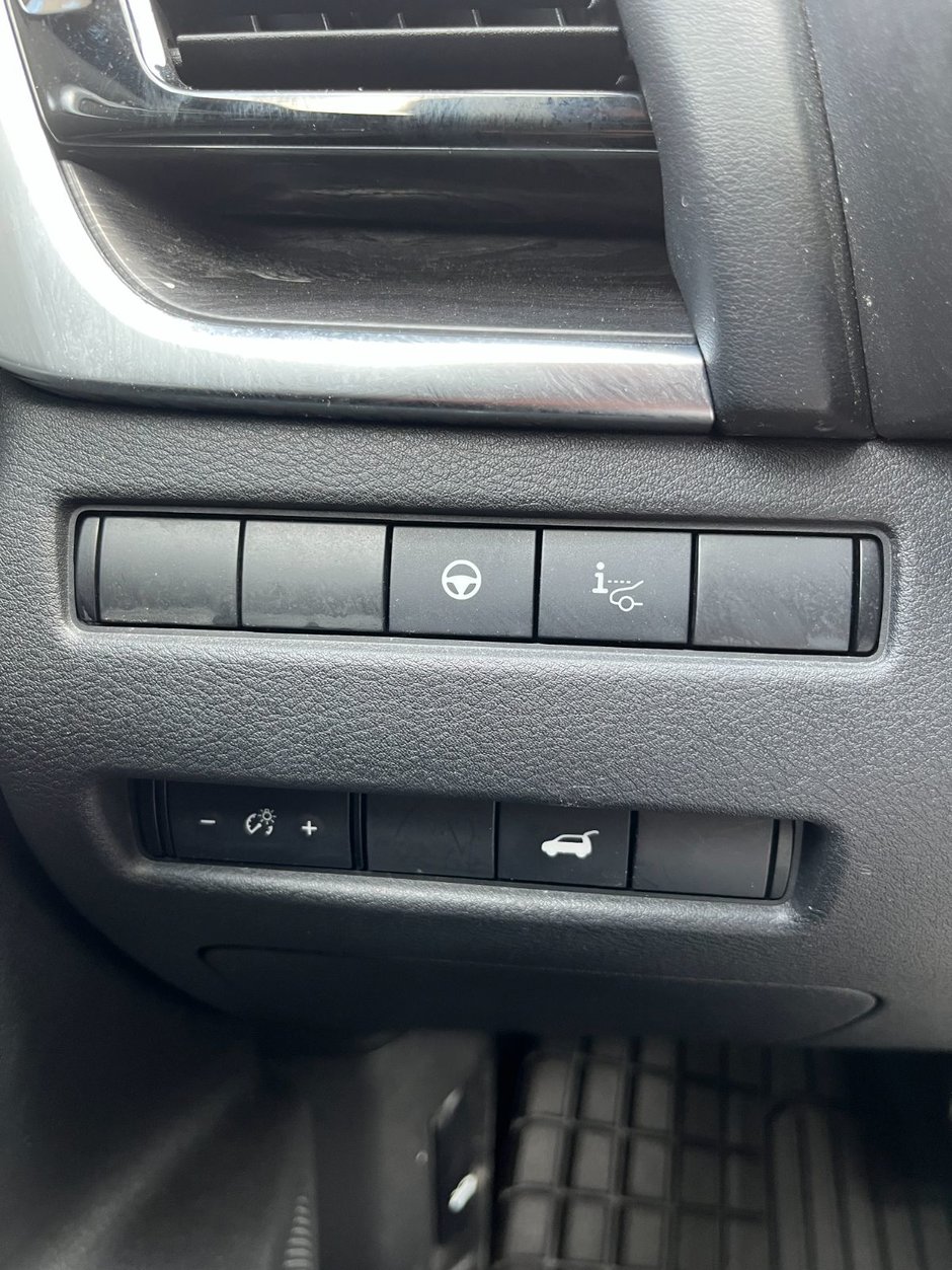 2021 Nissan Rogue Platinum AWD-23