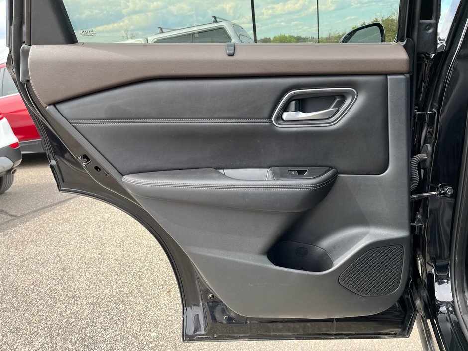 2021 Nissan Rogue SV AWD-11