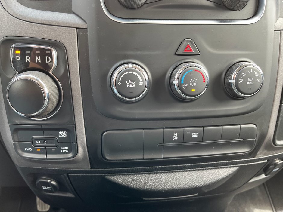 2018 Ram 1500 Express 4x4 Quad Cab 6'4 *Ltd Avail*-26