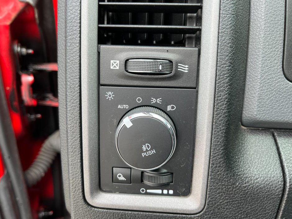 2018 Ram 1500 Express 4x4 Quad Cab 6'4 *Ltd Avail*-21