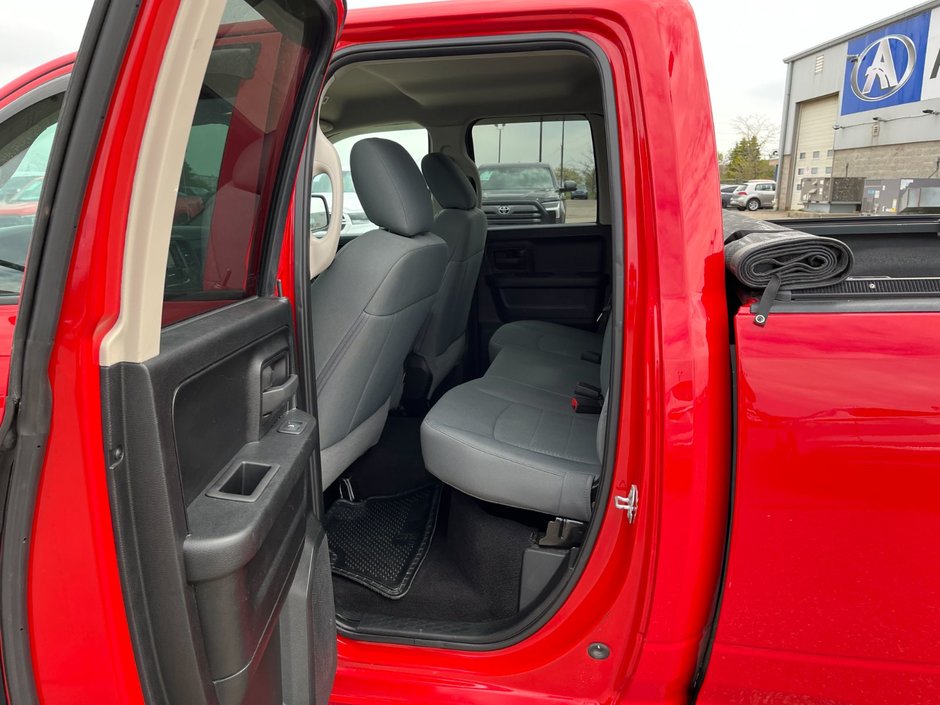 2018 Ram 1500 Express 4x4 Quad Cab 6'4 *Ltd Avail*-12
