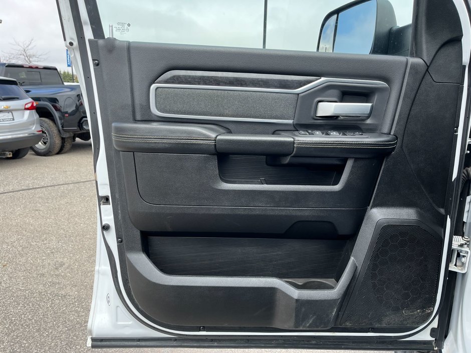 2022 Ram 2500 Big Horn 4x4 Crew Cab 6'4 Box-8