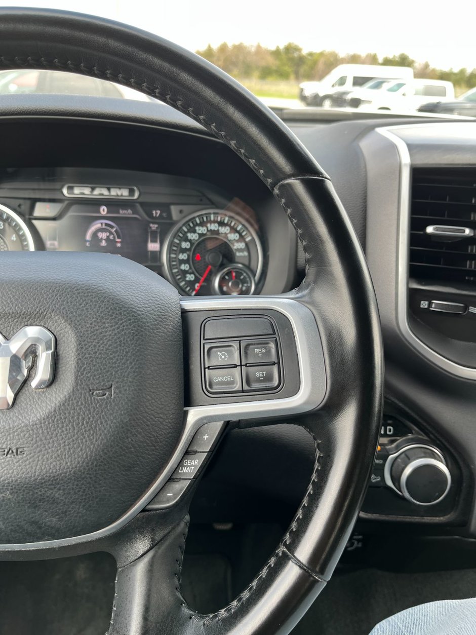 2022 Ram 2500 Big Horn 4x4 Crew Cab 6'4 Box-25