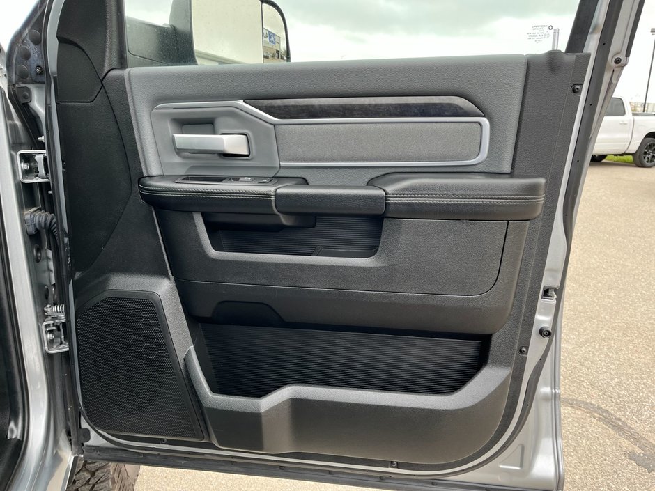 2022 Ram 2500 Big Horn 4x4 Crew Cab 6'4 Box-18