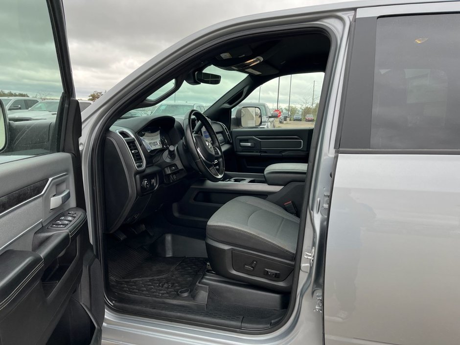2022 Ram 2500 Big Horn 4x4 Crew Cab 6'4 Box-10