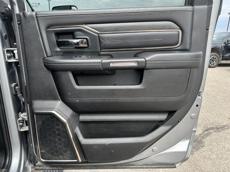 2022 Ram 3500 Dually Limited 4x4 Crew Cab 8' Box-16