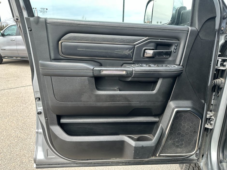 2022 Ram 3500 Dually Limited 4x4 Crew Cab 8' Box-8