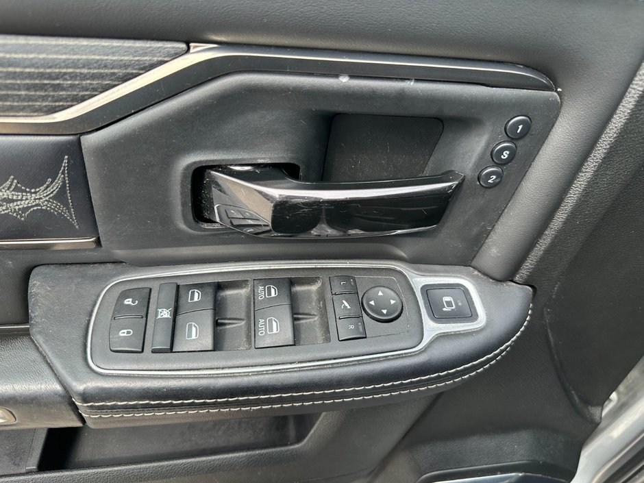 2022 Ram 3500 Dually Limited 4x4 Crew Cab 8' Box-9
