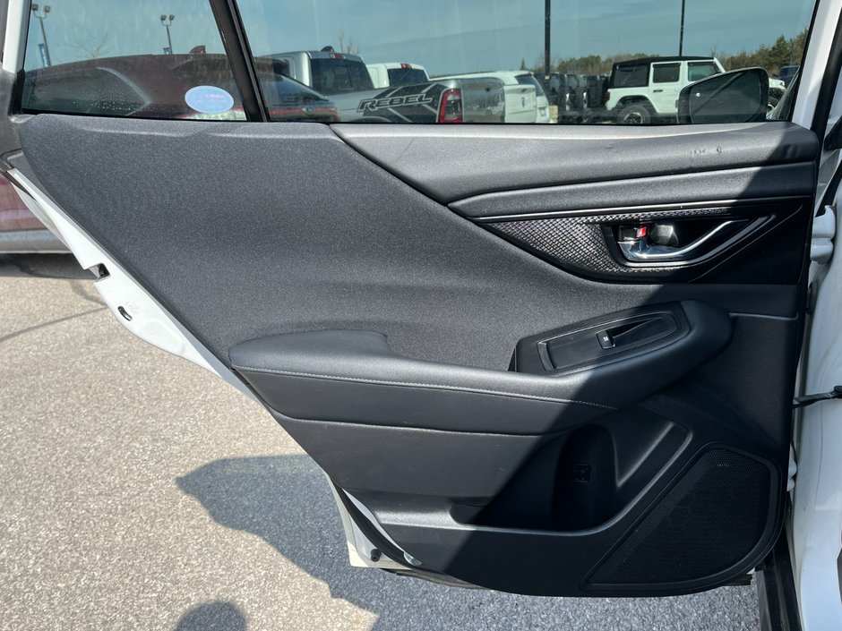 2022 Subaru Outback Touring CVT-11
