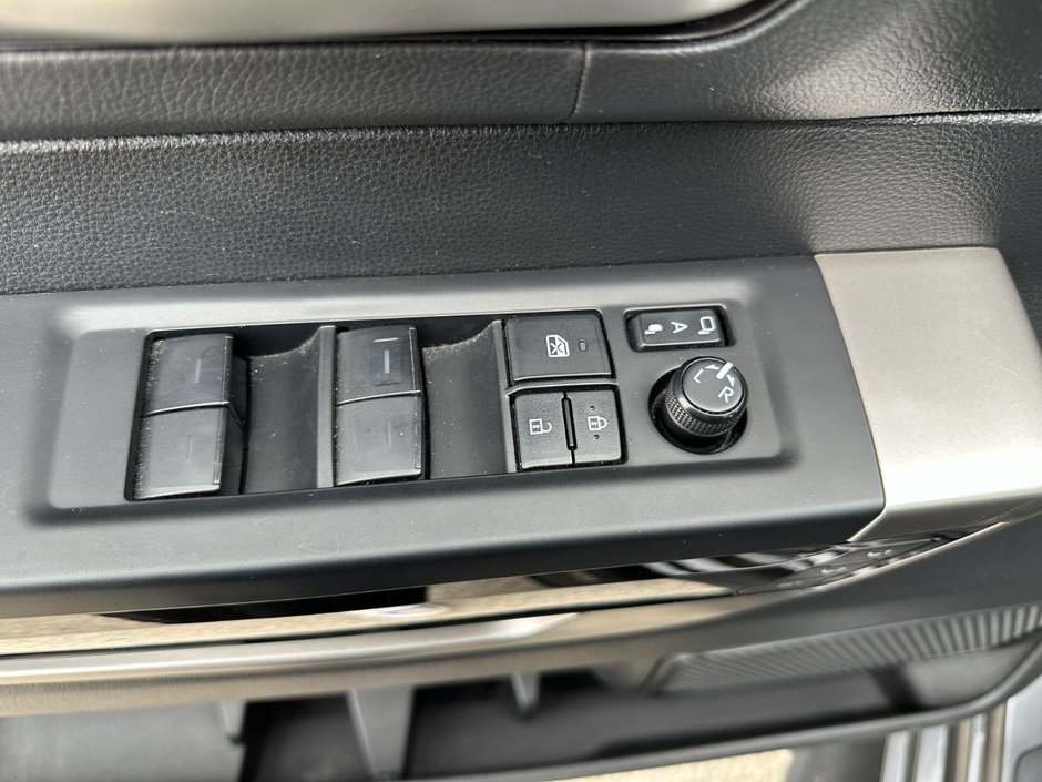 2022 Toyota Tundra 4x4 Crewmax Limited Hybrid-10