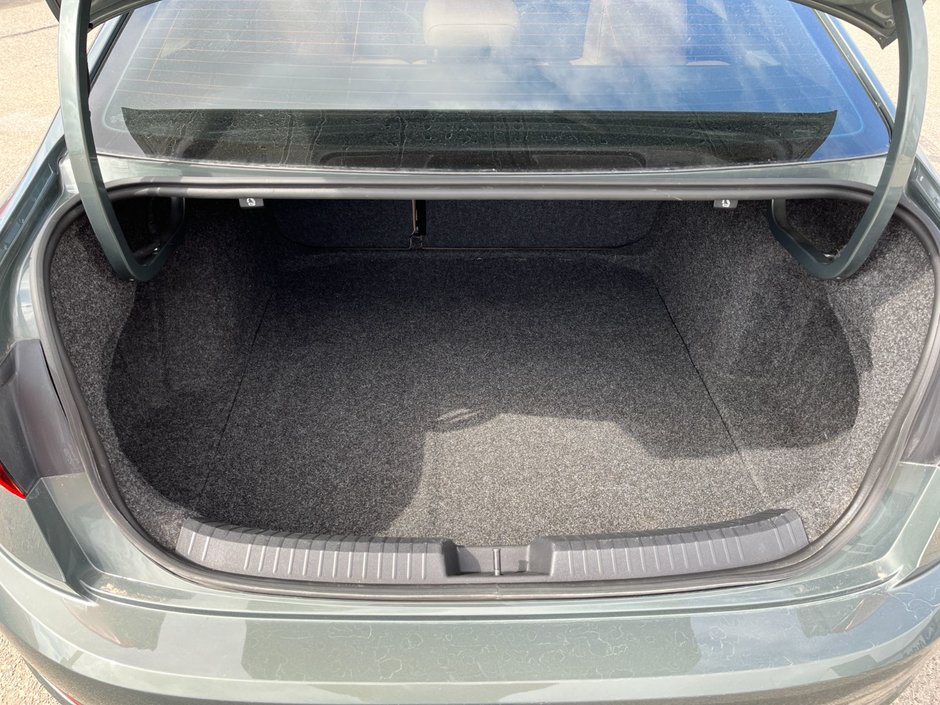 2019 Volkswagen Jetta Highline Manual-14