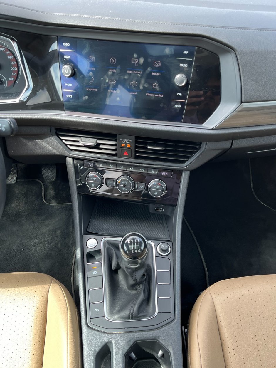 2019 Volkswagen Jetta Highline Manual-26