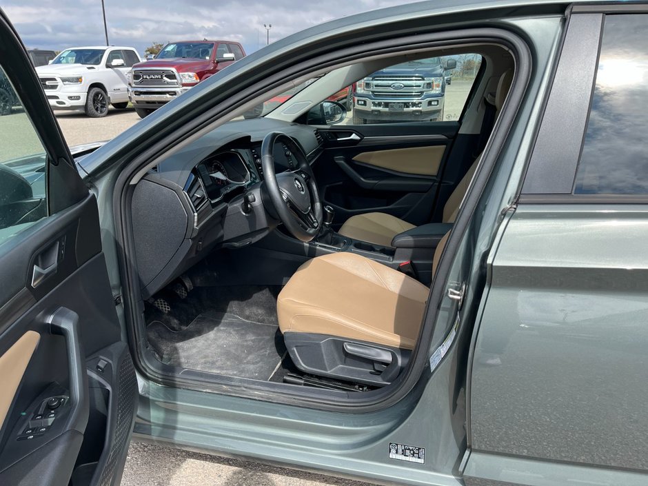2019 Volkswagen Jetta Highline Manual-10