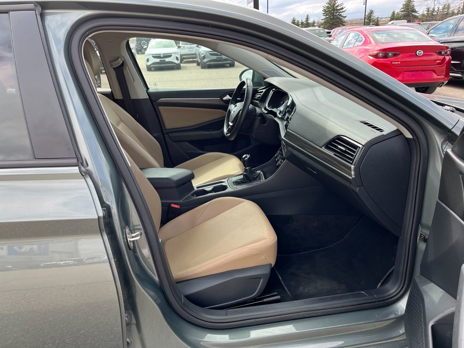 2019 Volkswagen Jetta Highline Manual-18